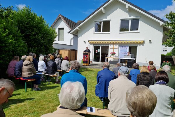 Himmelfahrt Gemeinde und Predigt Foto B Retzmann Himmelfahrt Gemeinde und Predigt Foto B Retzmann