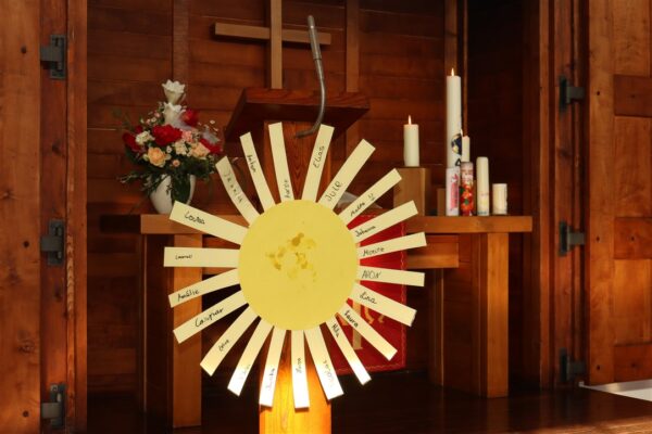 IMG_3585 Konfi Sonne vor Altar