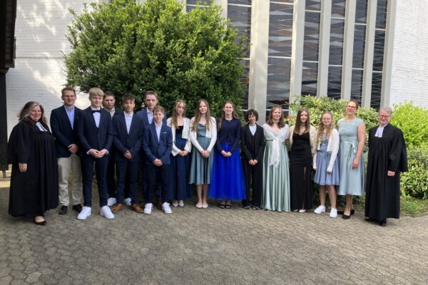 Konfirmation 10 Mai Gruppe 10 Uhr A (1) Konfirmation 10 Mai Gruppe 10 Uhr A (1)